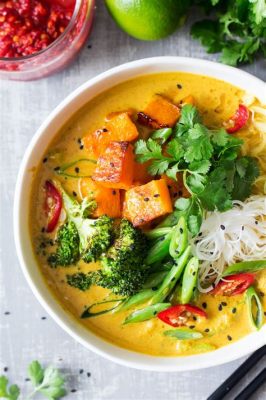  Khao Soi: Une soupe épicée aux saveurs de noix et d'abricot séché!