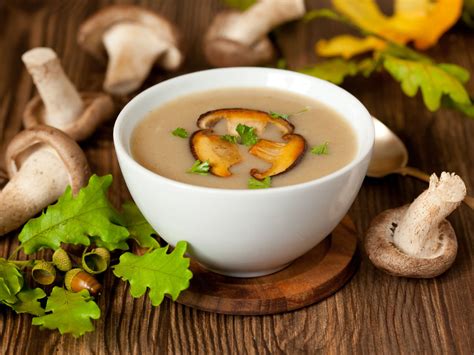  Le Soupe de Champignons au Vinaigre : Un Voyage Délicieux dans les Nuances Acide-Douces de la Cuisine de Lincang ?