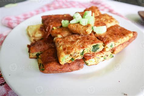  Martabak Telur : Une symphonie de saveurs sucrées et salées en un seul morceau!