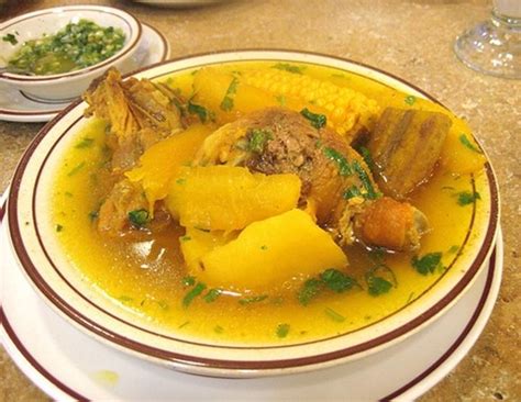  Sancocho de Gallina: Un plat réconfortant aux saveurs exotiques du bouillon colombien !